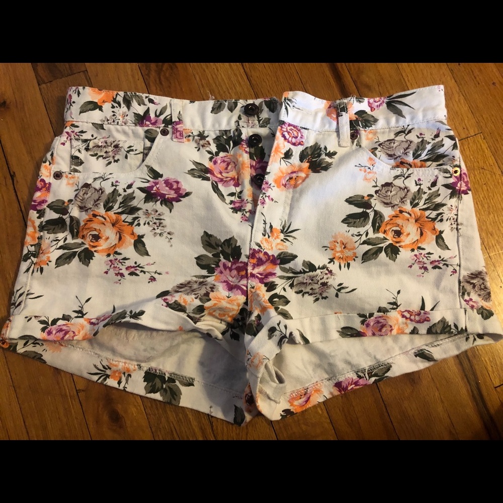 Forever 21 Rose high waisted shorts